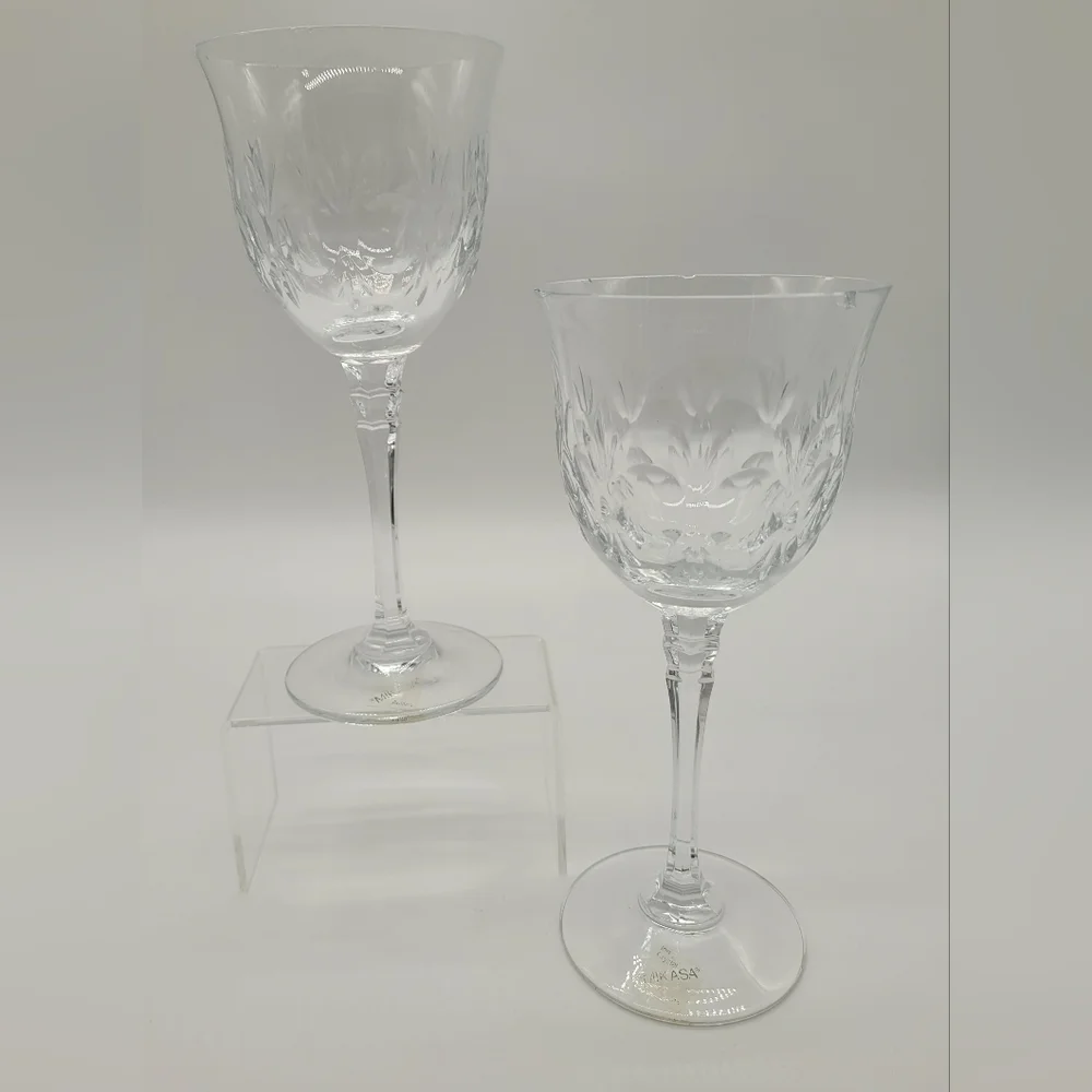 Mikasa Austria Inn Crystal Wine Glasses 8 1/4 set of 2